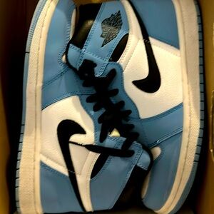 Air Jordan Retro High UNC blue